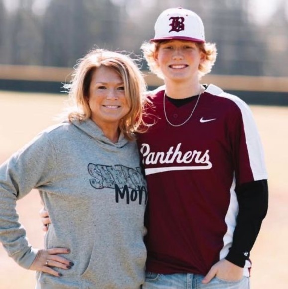 Meet your Posher, Jennifer - Picture 1 of 1